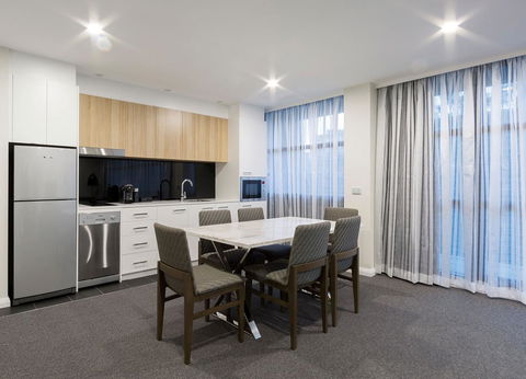 Avenue Hotel Canberra - Holiday Find 9
