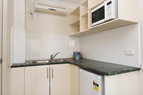 Soldiers Motel - Holiday Find 20