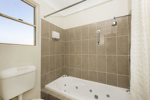 Soldiers Motel - Holiday Find 8