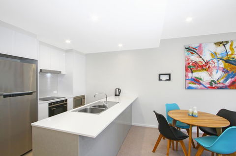 IQ Smart Apartments 704 Braddon ACT - Holiday Find 3