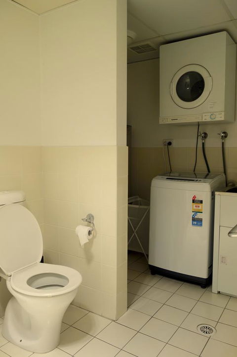 Kingston Comfy Apartment - Holiday Find 9