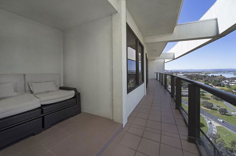 BreakFree Capital Tower Apartments - Holiday Find 35