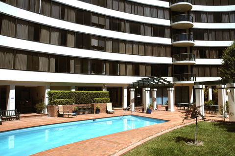 BreakFree Capital Tower Apartments - Holiday Find 7