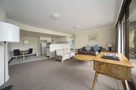 BreakFree Capital Tower Apartments - Holiday Find 26