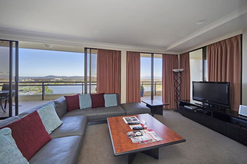 BreakFree Capital Tower Apartments - Holiday Find 29