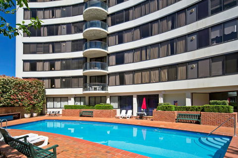 BreakFree Capital Tower Apartments - Holiday Find 14