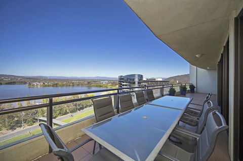 BreakFree Capital Tower Apartments - Holiday Find 31