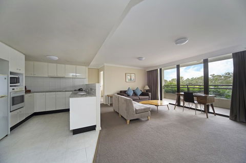 BreakFree Capital Tower Apartments - Holiday Find 24
