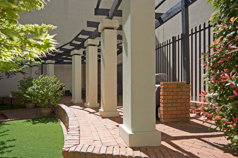 BreakFree Capital Tower Apartments - Holiday Find 9