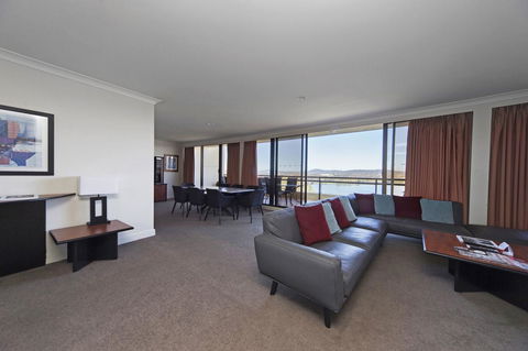BreakFree Capital Tower Apartments - Holiday Find 30
