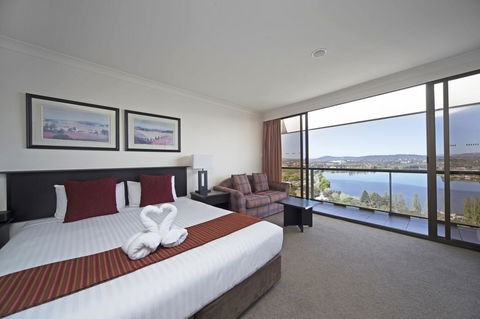 BreakFree Capital Tower Apartments - Holiday Find 38