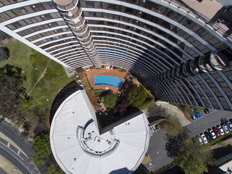 BreakFree Capital Tower Apartments - Holiday Find 2