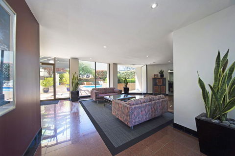 BreakFree Capital Tower Apartments - Holiday Find 22