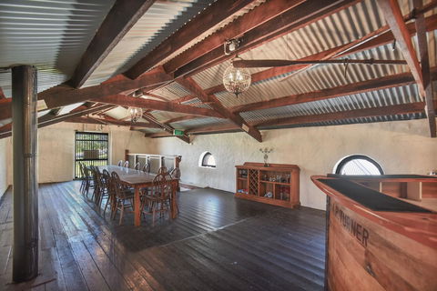 Wellington Courthouse - Holiday Find 27