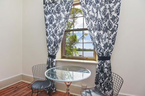 Wellington Courthouse - Holiday Find 14