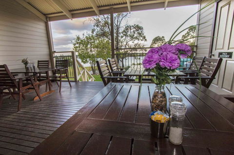 Wellington Courthouse - Holiday Find 25