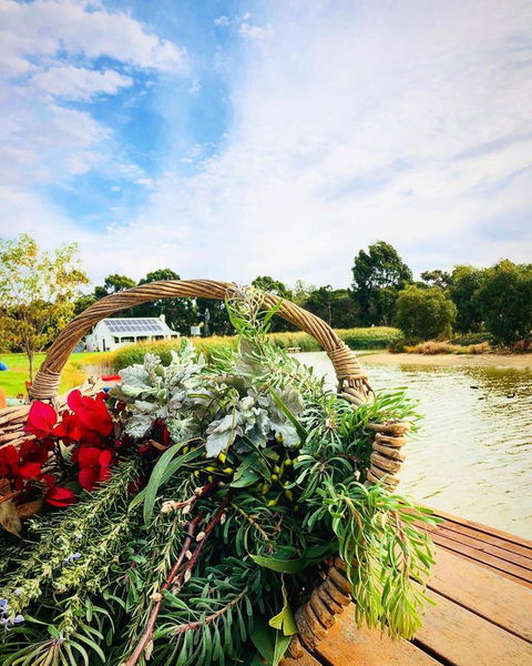 The Lake House Retreat - Holiday Find 24