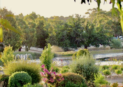 The Lake House Retreat - Holiday Find 20