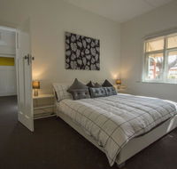 Cowan Street Bungalow - Holiday Find