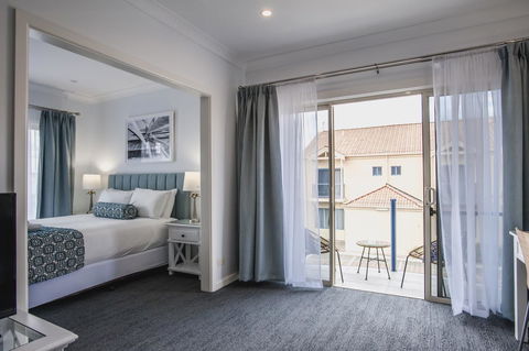 Marina Hotel - Holiday Find 8