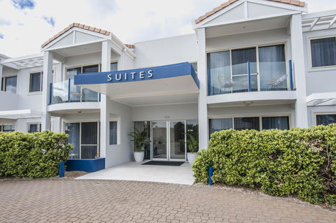 Marina Hotel - Holiday Find 20