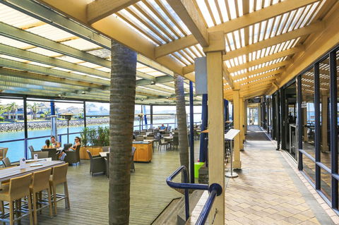 Marina Hotel - Holiday Find 44