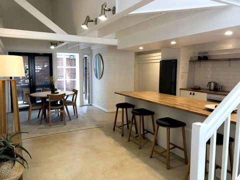 The Loft - Beautiful Central Barossa Apartment - Holiday Find 4