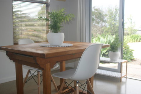 S T U D I O 22 Peaceful Retreat With Garden Views - Holiday Find 9