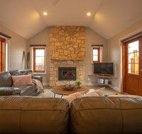 Lucy's Cottage - Holiday Find