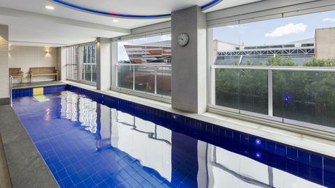 Oaks Adelaide Embassy Suites - Holiday Find 7