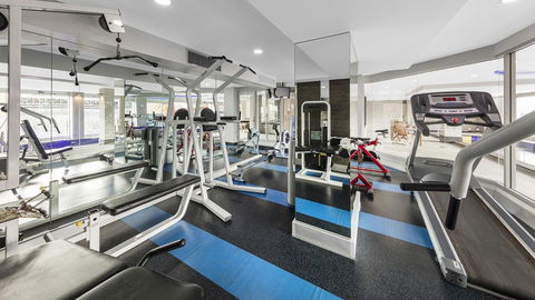 Oaks Adelaide Embassy Suites - Holiday Find 5