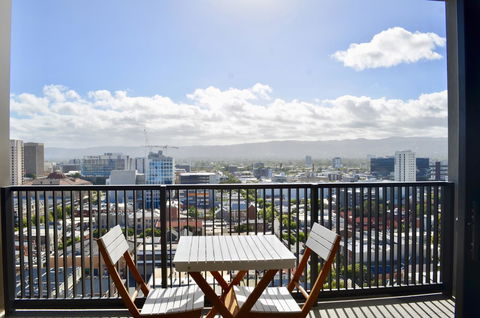 Whitmore SQ - Holiday Find 14