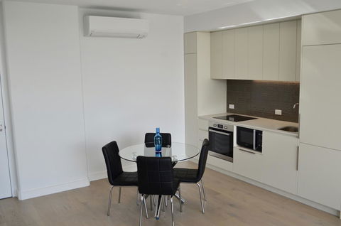 Whitmore SQ - Holiday Find 6