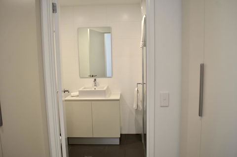 Whitmore SQ - Holiday Find 13