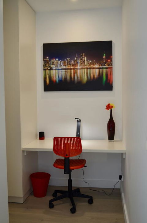 Whitmore SQ - Holiday Find 8