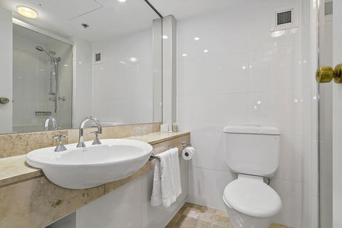 Stamford Plaza Adelaide - Holiday Find 19