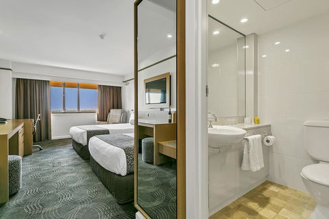 Stamford Plaza Adelaide - Holiday Find 34