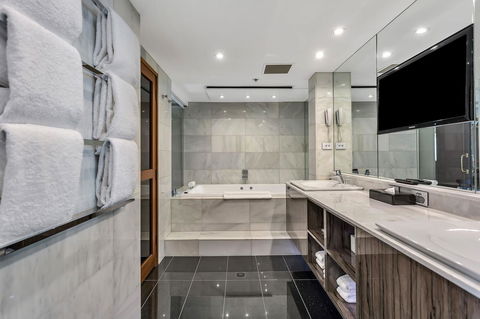 Stamford Plaza Adelaide - Holiday Find 42
