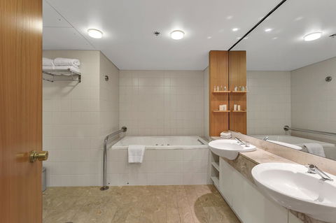 Stamford Plaza Adelaide - Holiday Find 29