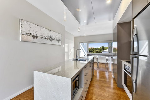 Aloha Waterfront Properties - Holiday Find 25