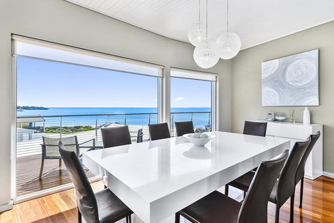 Aloha Waterfront Properties - Holiday Find 11