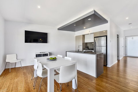 Aloha Waterfront Properties - Holiday Find 16