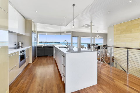 Aloha Waterfront Properties - Holiday Find 5