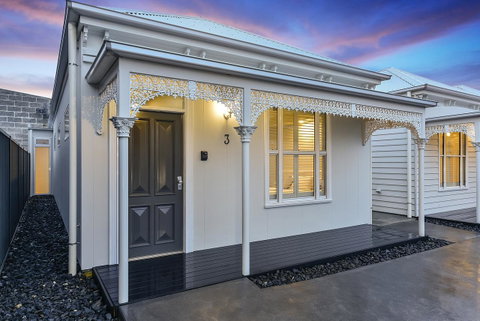 Aloha Central Luxury Apartments - Holiday Find 2