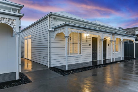 Aloha Central Luxury Apartments - Holiday Find 21