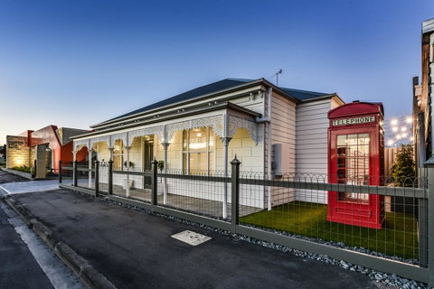 Aloha Central Luxury Apartments - Holiday Find 0