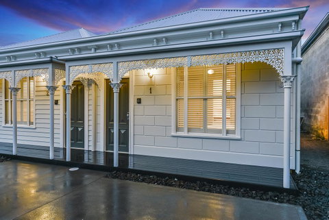 Aloha Central Luxury Apartments - Holiday Find 1