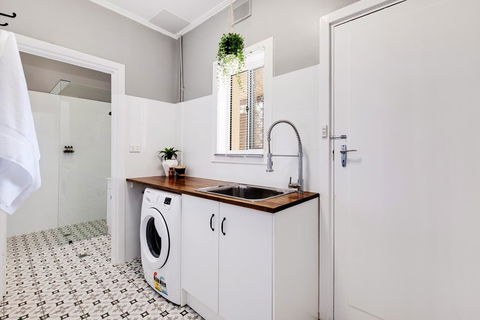 Cute And Cosy - Events, Workers, Getaways - Holiday Find 11
