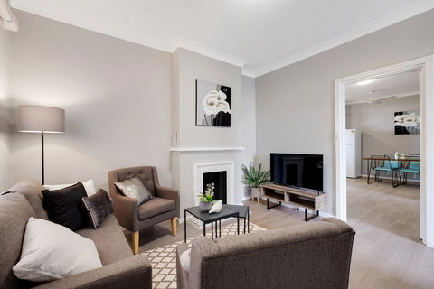 Cute And Cosy - Events, Workers, Getaways - Holiday Find 8