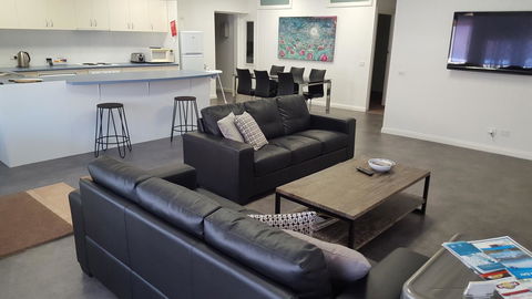 Aart Apartments - Holiday Find 7